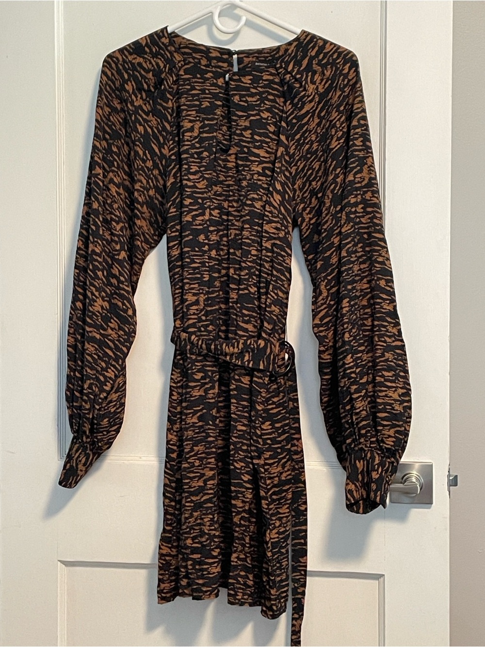 Banana Republic Long-Sleeve Belted Dress in Black and Brown Print